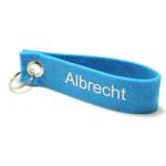 Polyesterfilz Schlüsselanhänger Mittelblau mit Namen in weiß bedruckt